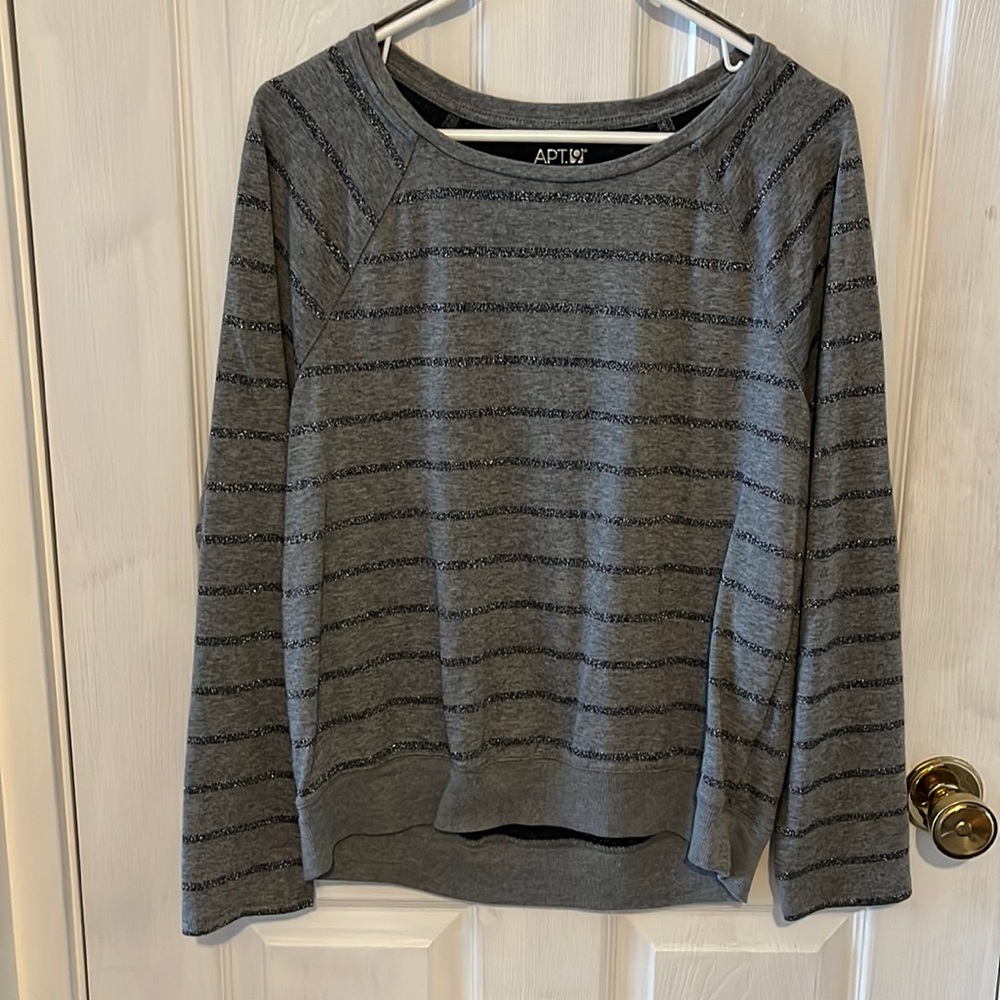 Light weight sweatshirt